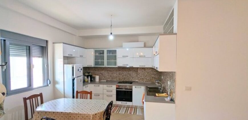 Mieszkanie 3-pokojowe · 113 m² · centrum Wlory